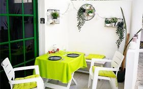 Sunny Corner Apartment